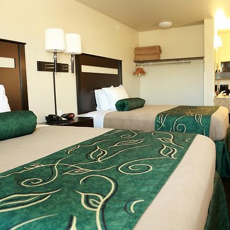 Travelodge By Wyndham Clinton Valley West Court מראה חיצוני תמונה