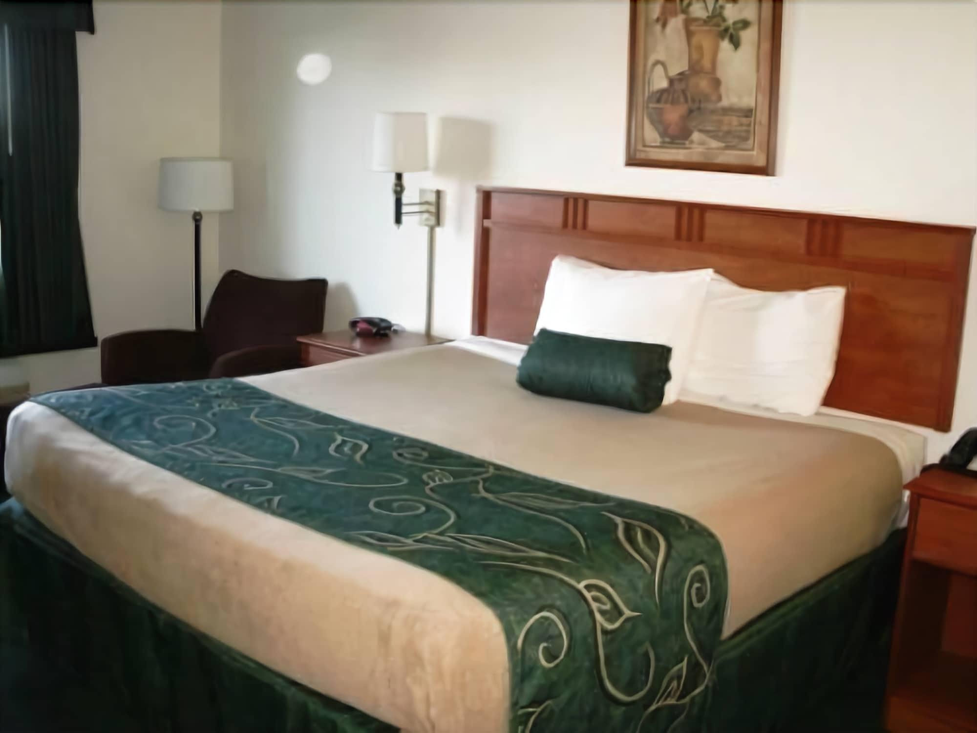 Travelodge By Wyndham Clinton Valley West Court חדר תמונה