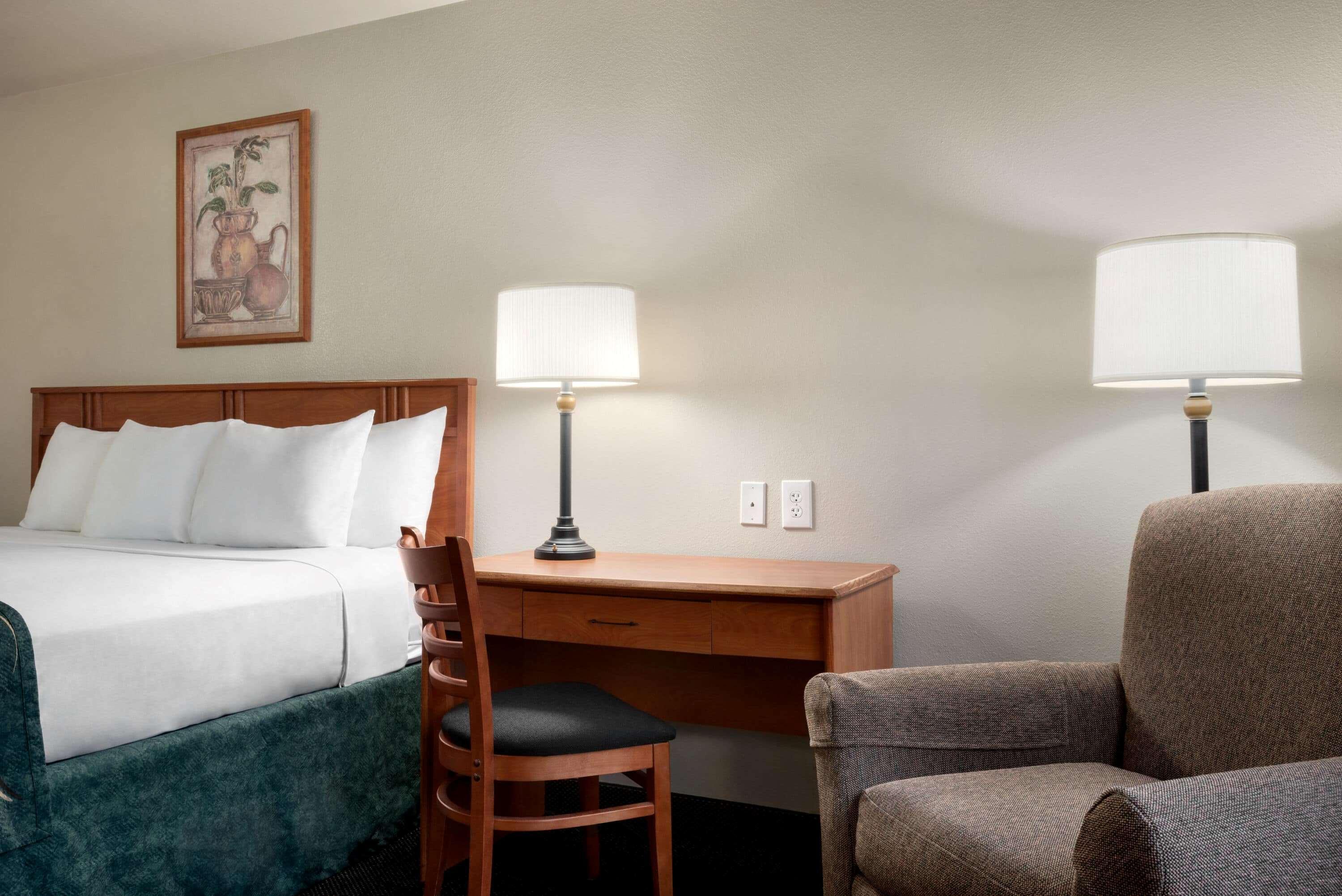 Travelodge By Wyndham Clinton Valley West Court מראה חיצוני תמונה
