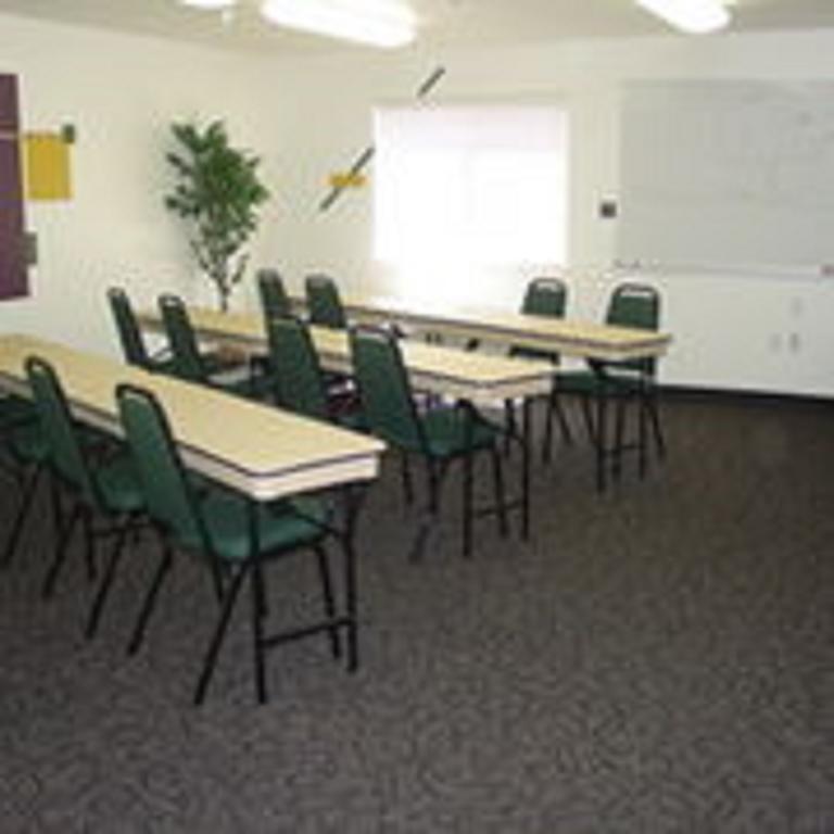 Travelodge By Wyndham Clinton Valley West Court מתקנים תמונה