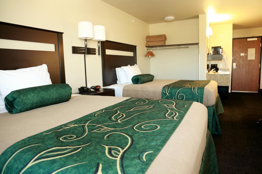 Travelodge By Wyndham Clinton Valley West Court מראה חיצוני תמונה
